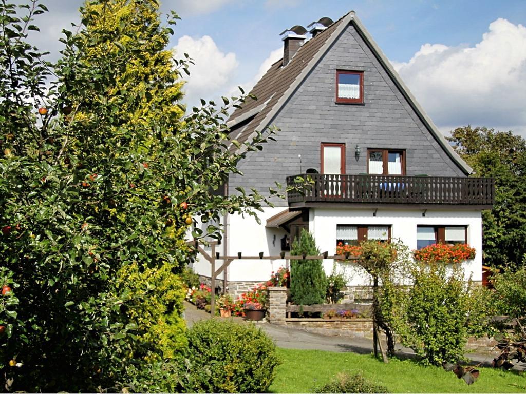 Apartment In Langewiese Sauerland With Garden Winterberg Bagian luar foto
